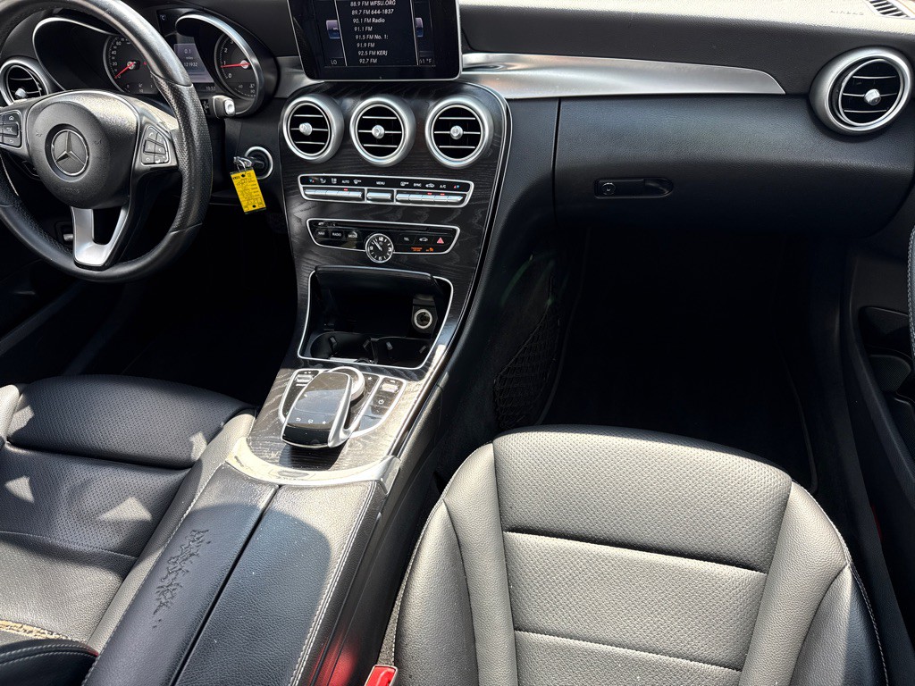 2016 Mercedes-Benz C-Class Image 9