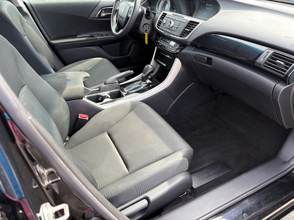 2017 Honda Accord Image 7