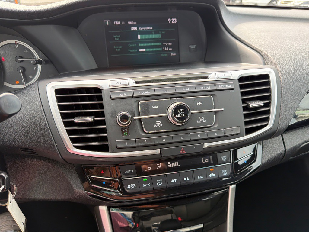 2017 Honda Accord Image 10