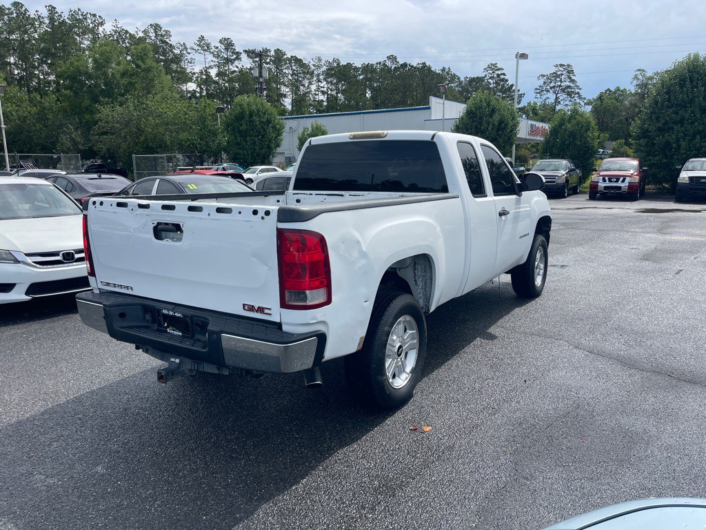 2007 GMC Sierra Image 3