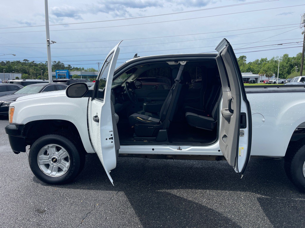 2007 GMC Sierra Image 9