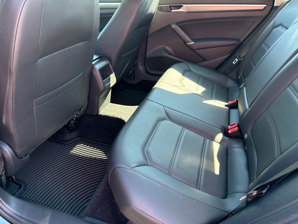 2018 Volkswagen Passat Image 8