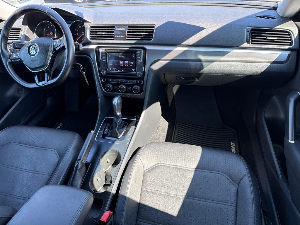 2018 Volkswagen Passat Image 11