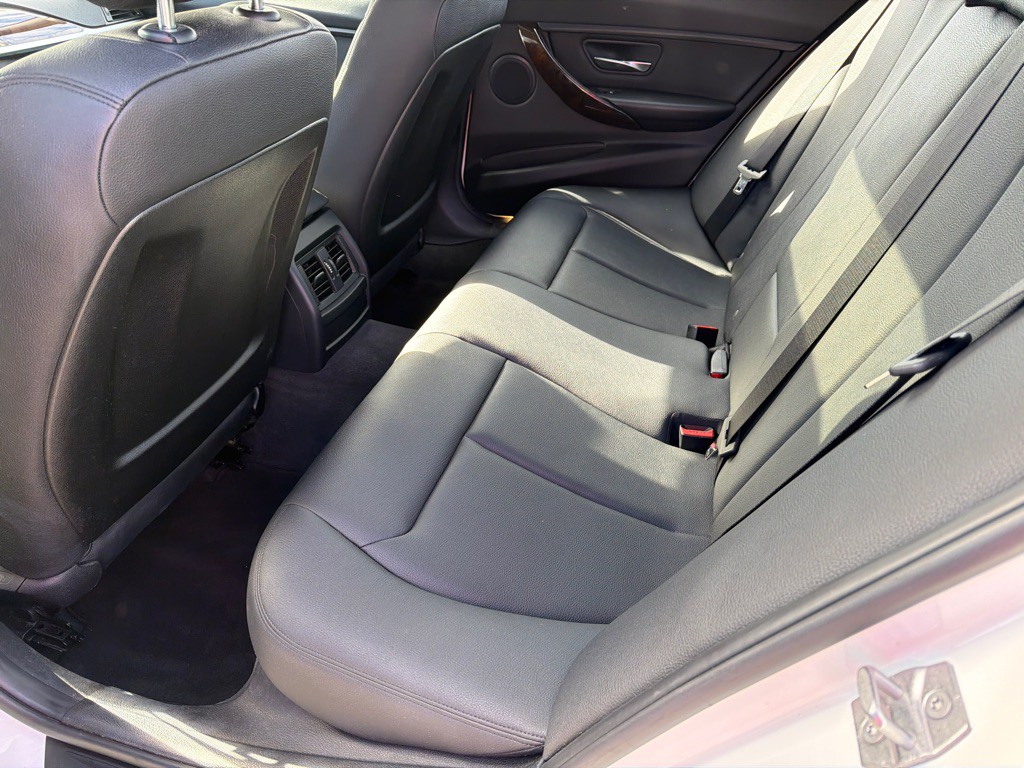 2015 BMW 3 Series Image 6