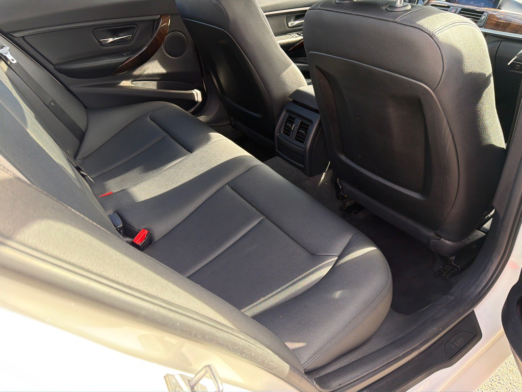 2015 BMW 3 Series Image 8