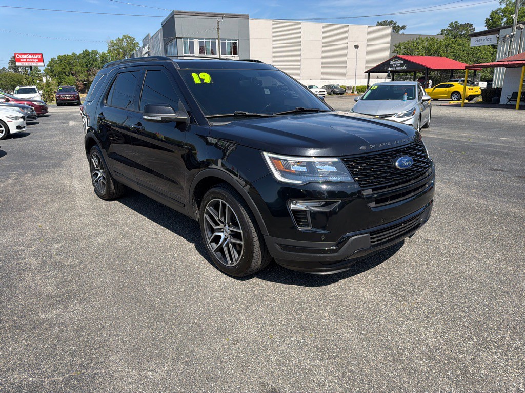 2019 Ford Explorer Image 2