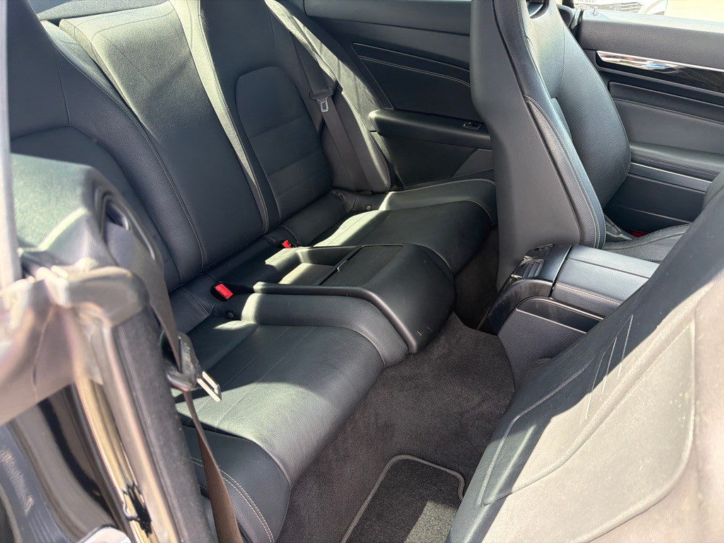 2016 Mercedes-Benz E-Class Image 9