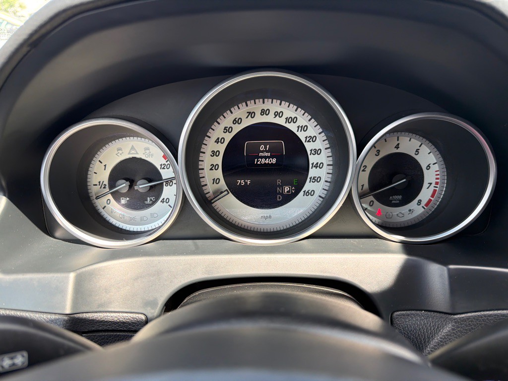 2016 Mercedes-Benz E-Class Image 11