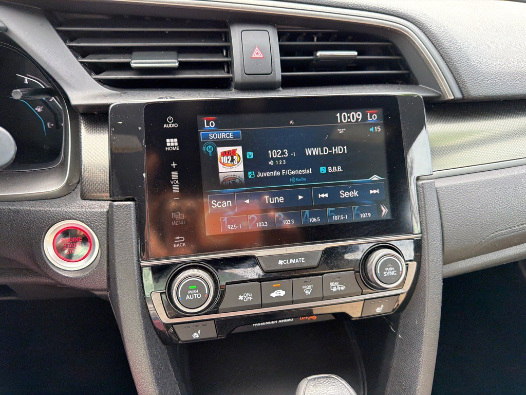 2017 Honda Civic Image 11