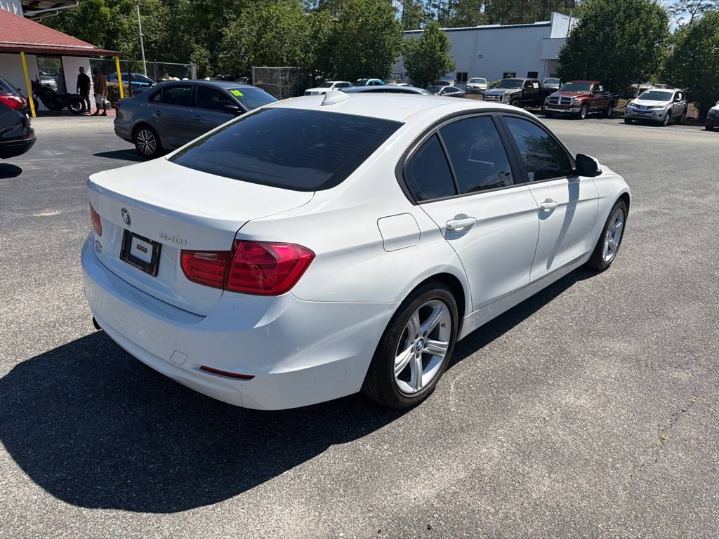 2015 BMW 3 Series Image 3