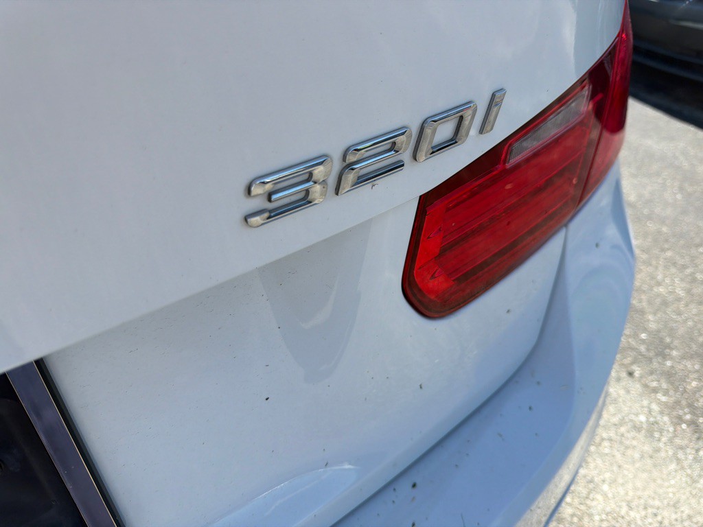2015 BMW 3 Series Image 5