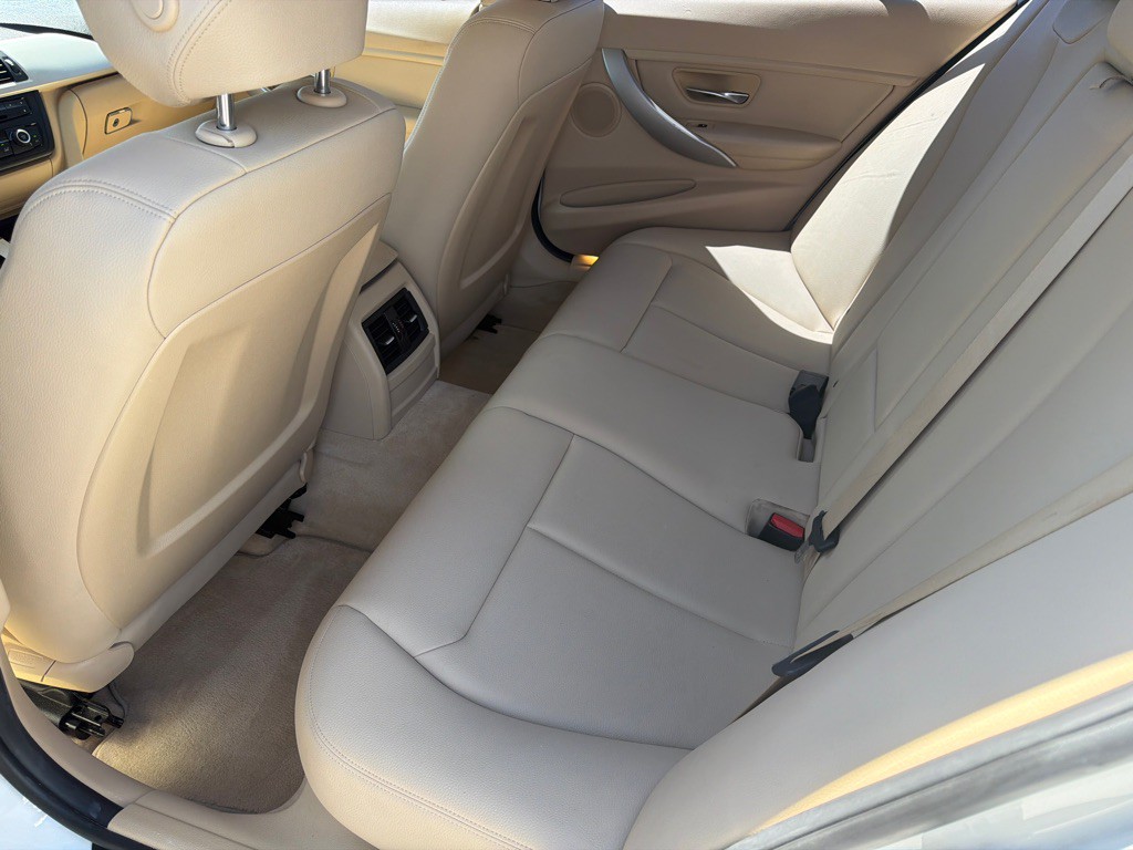 2015 BMW 3 Series Image 7