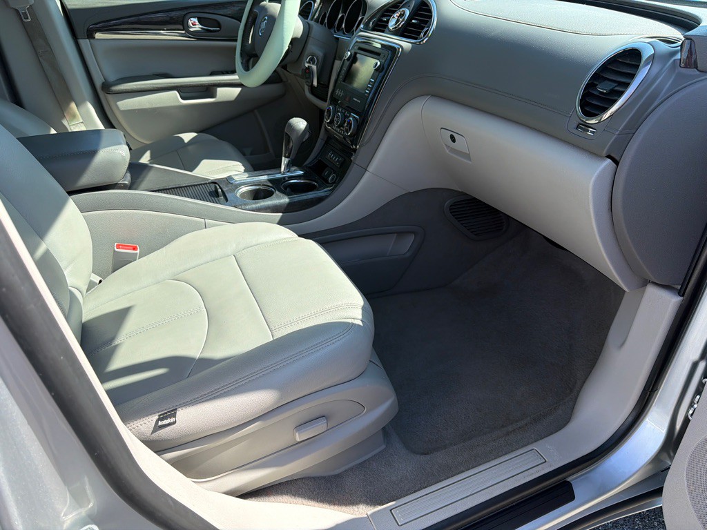 2016 Buick Enclave Image 8