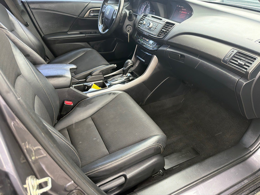 2017 Honda Accord Image 8
