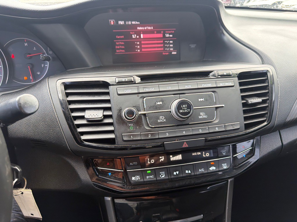 2017 Honda Accord Image 11