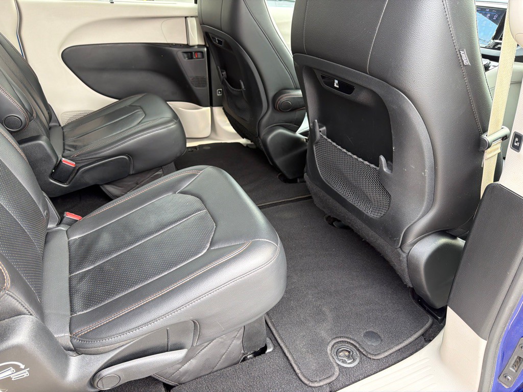 2018 Chrysler Pacifica Image 8