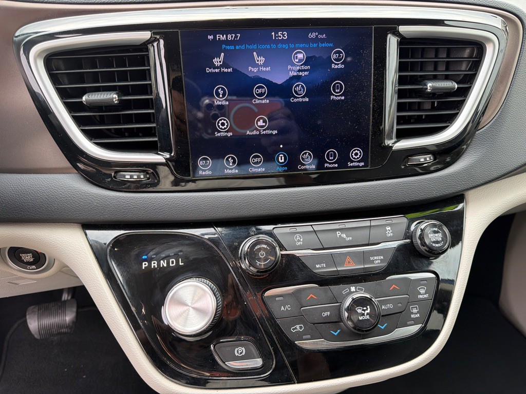 2018 Chrysler Pacifica Image 11