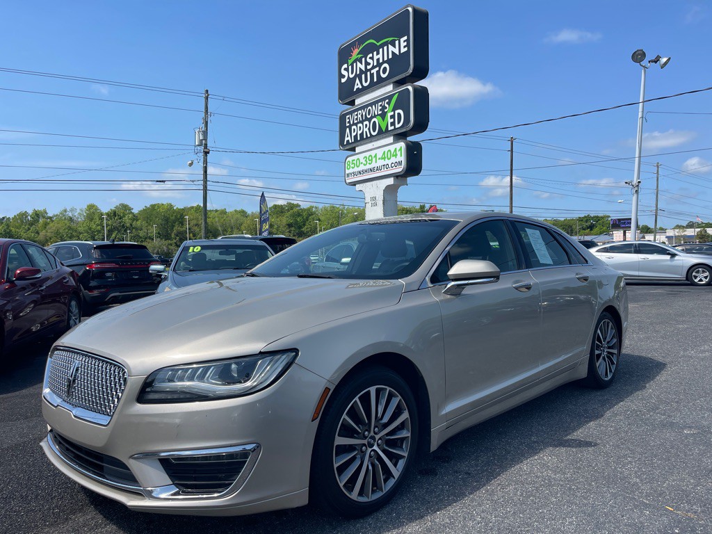 2017 Lincoln MKZ Image 1
