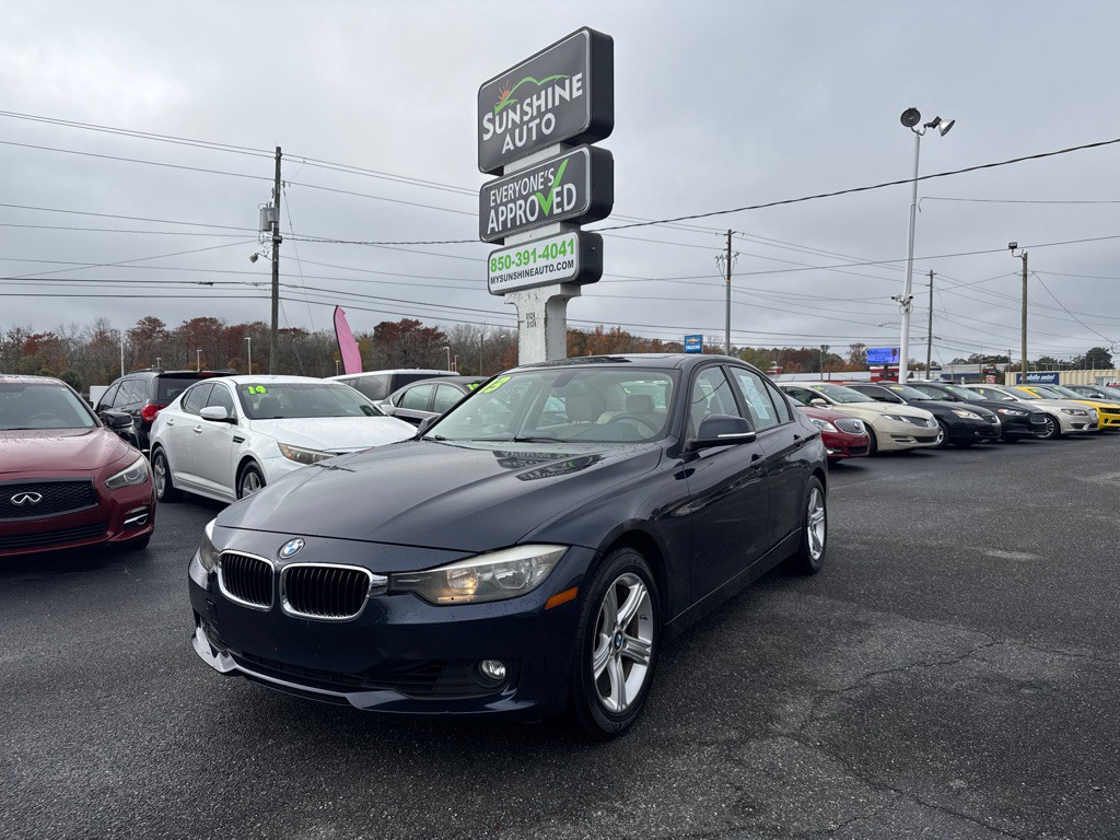2013 BMW 3 Series Image 1
