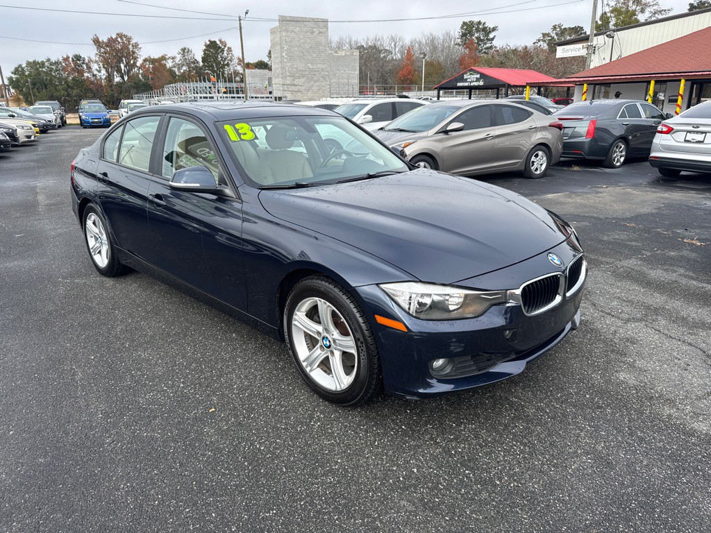 2013 BMW 3 Series Image 2
