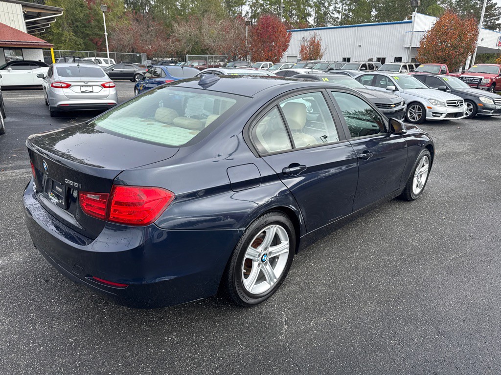 2013 BMW 3 Series Image 3