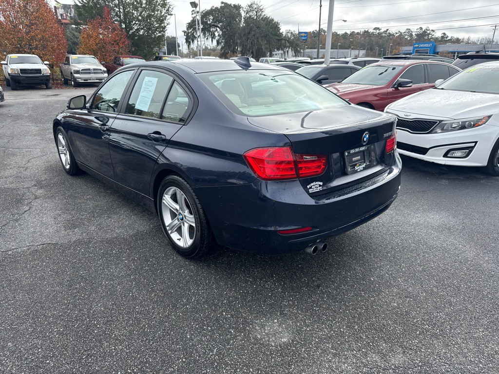 2013 BMW 3 Series Image 4