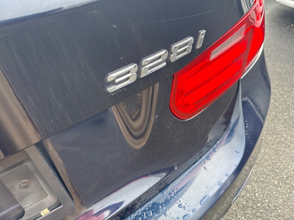 2013 BMW 3 Series Image 5
