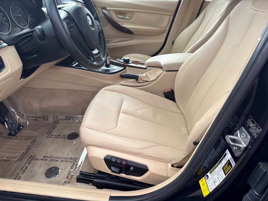 2013 BMW 3 Series Image 6