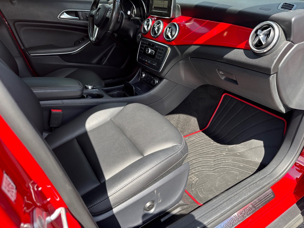 2015 Mercedes-Benz GLA-Class Image 8