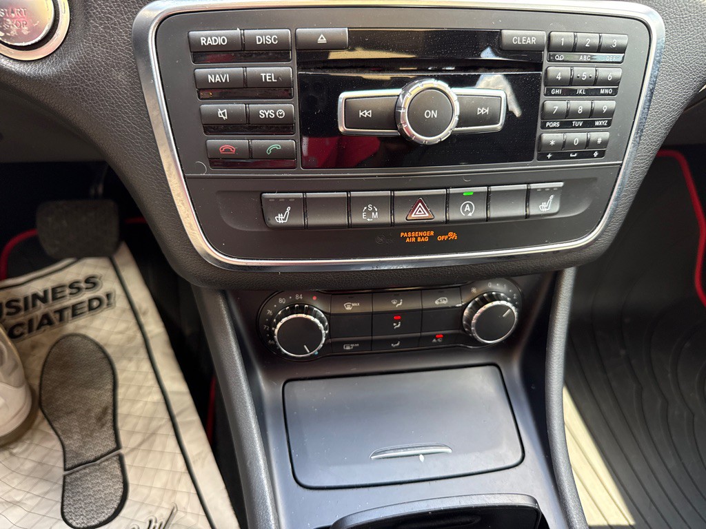 2015 Mercedes-Benz GLA-Class Image 11