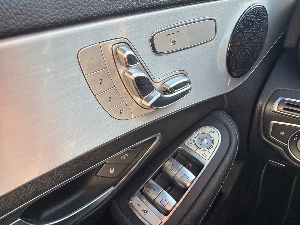 2019 Mercedes-Benz C-Class Image 12