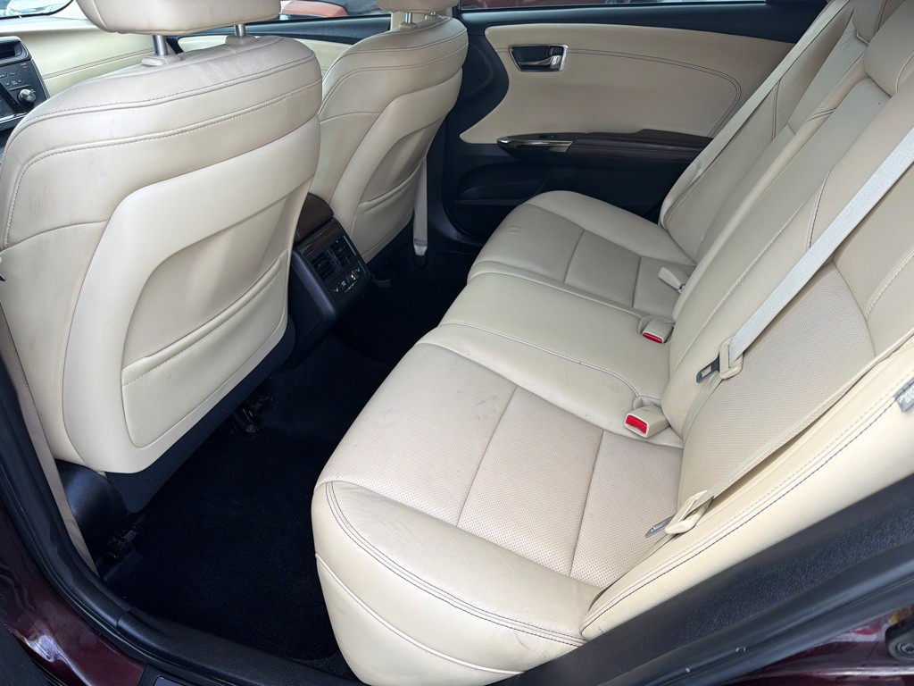 2015 Toyota Avalon Image 7