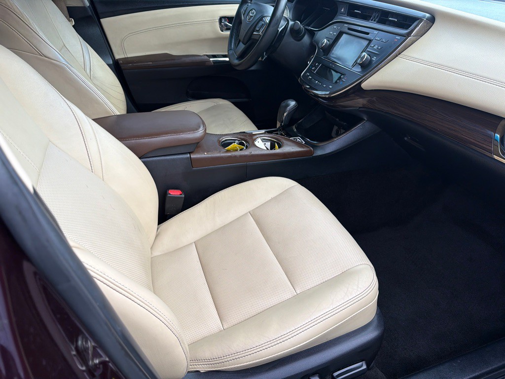 2015 Toyota Avalon Image 8