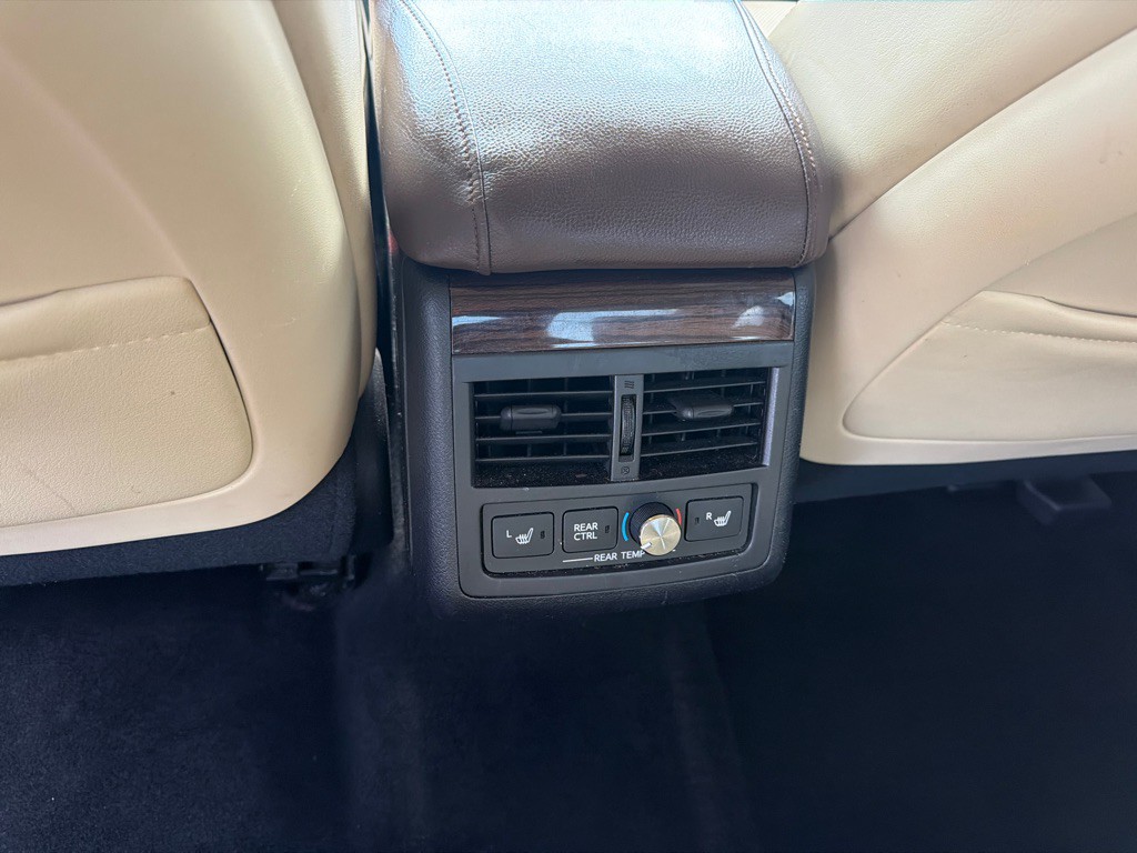 2015 Toyota Avalon Image 11