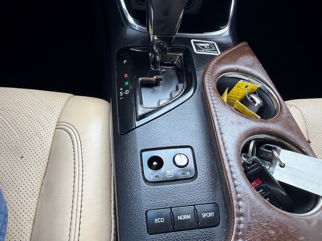 2015 Toyota Avalon Image 13
