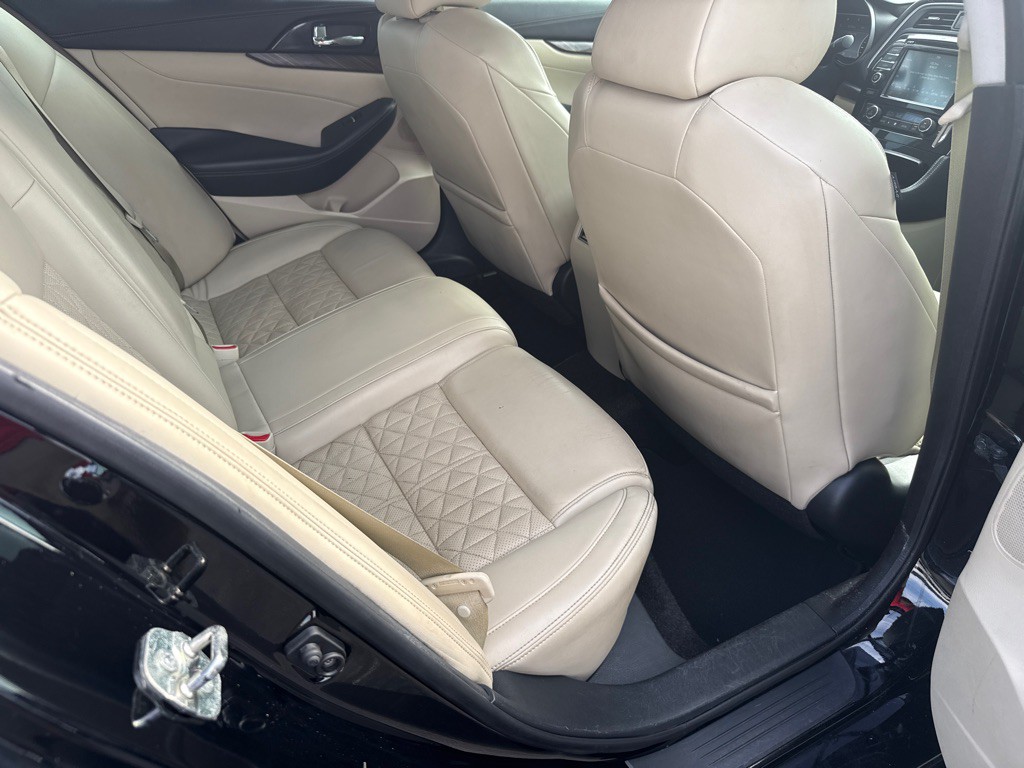 2016 Nissan Maxima Image 9