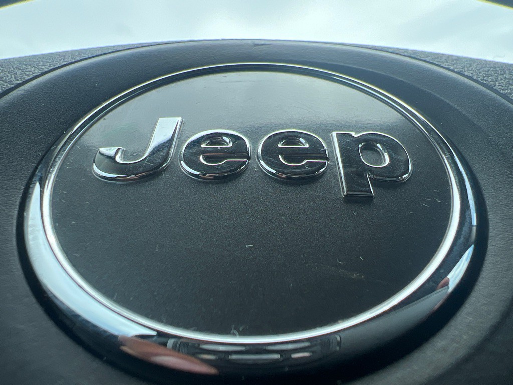 2017 Jeep Cherokee Image 14