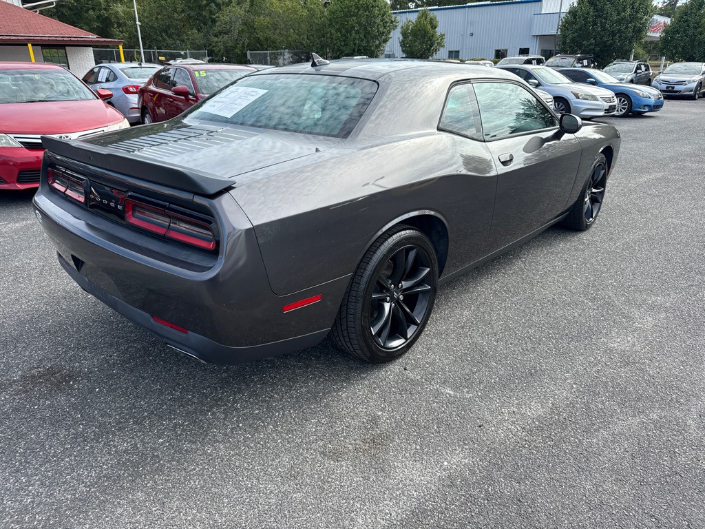 2017 Dodge Challenger Image 3