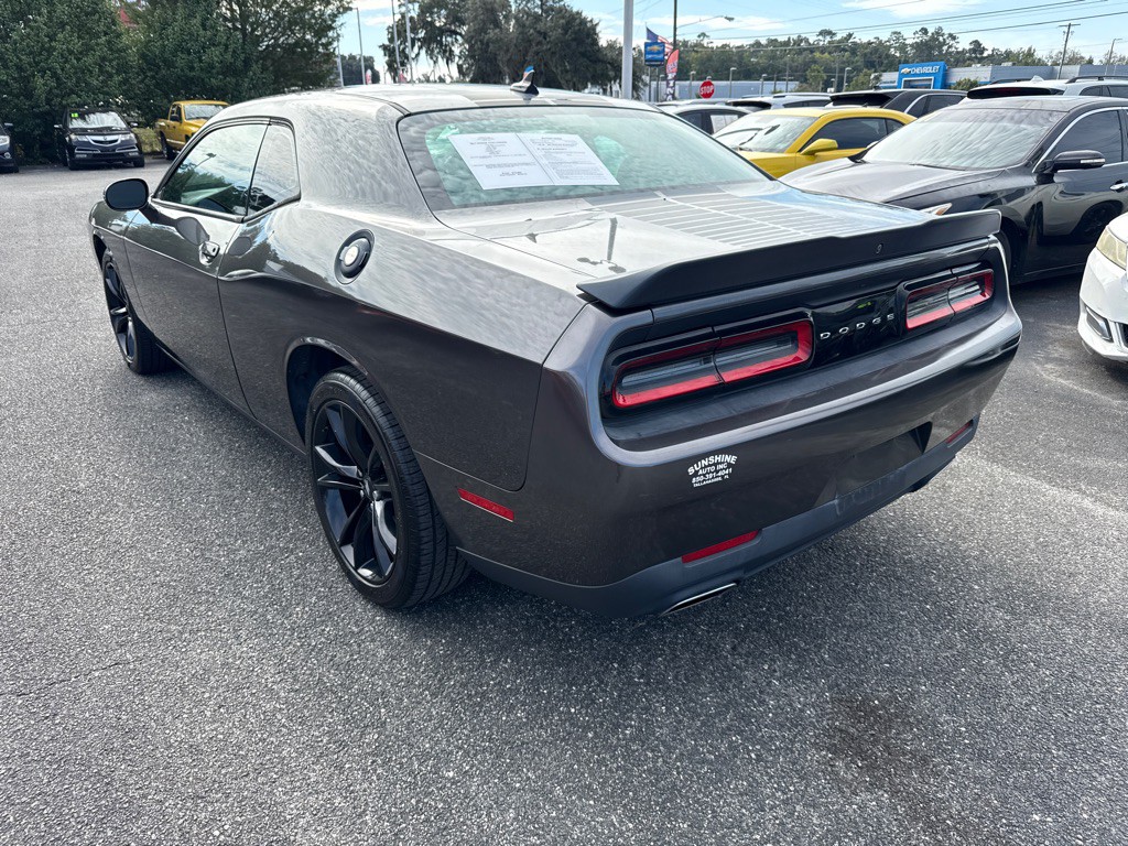 2017 Dodge Challenger Image 4