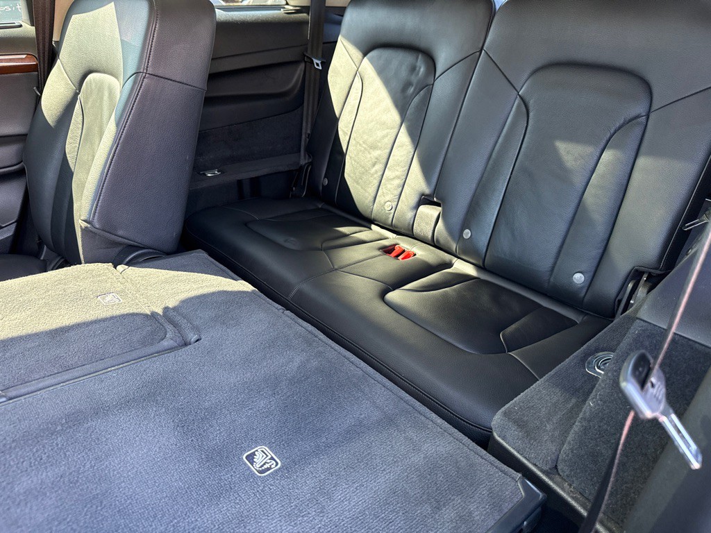 2015 Audi Q7 Image 9