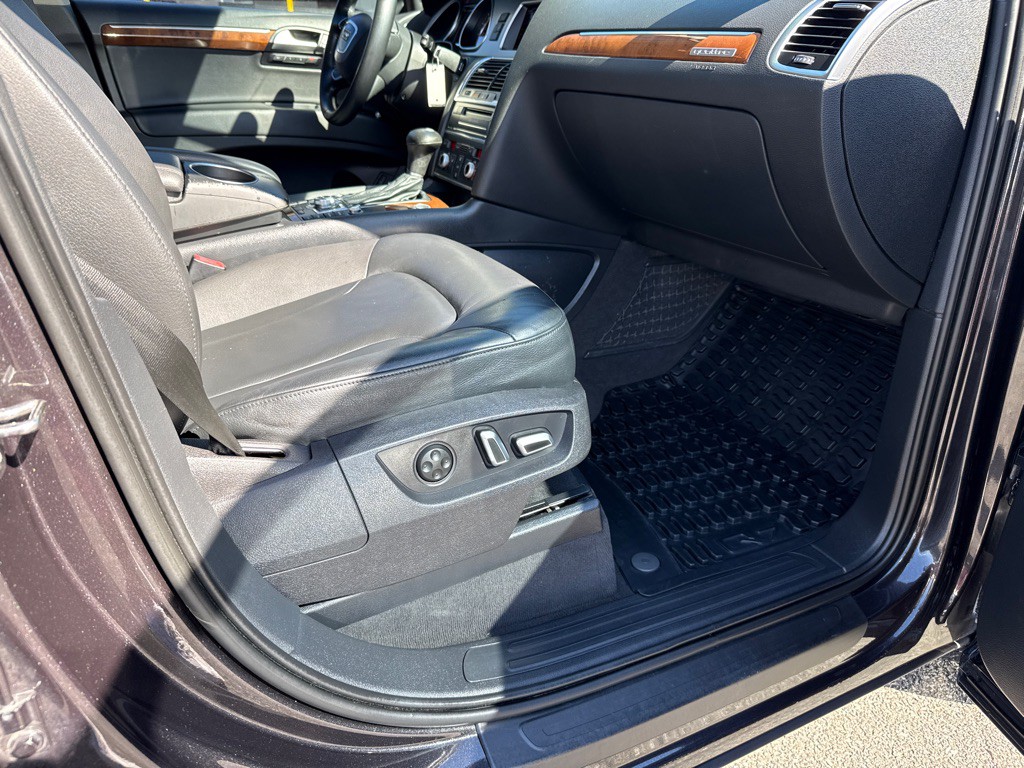 2015 Audi Q7 Image 10