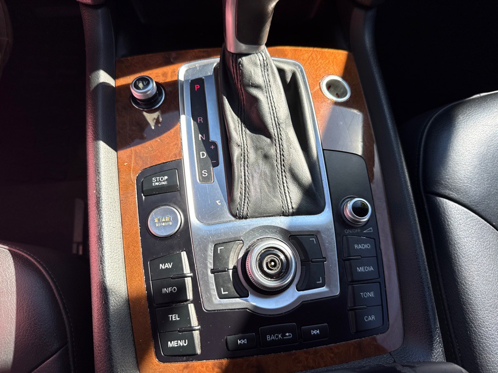 2015 Audi Q7 Image 16
