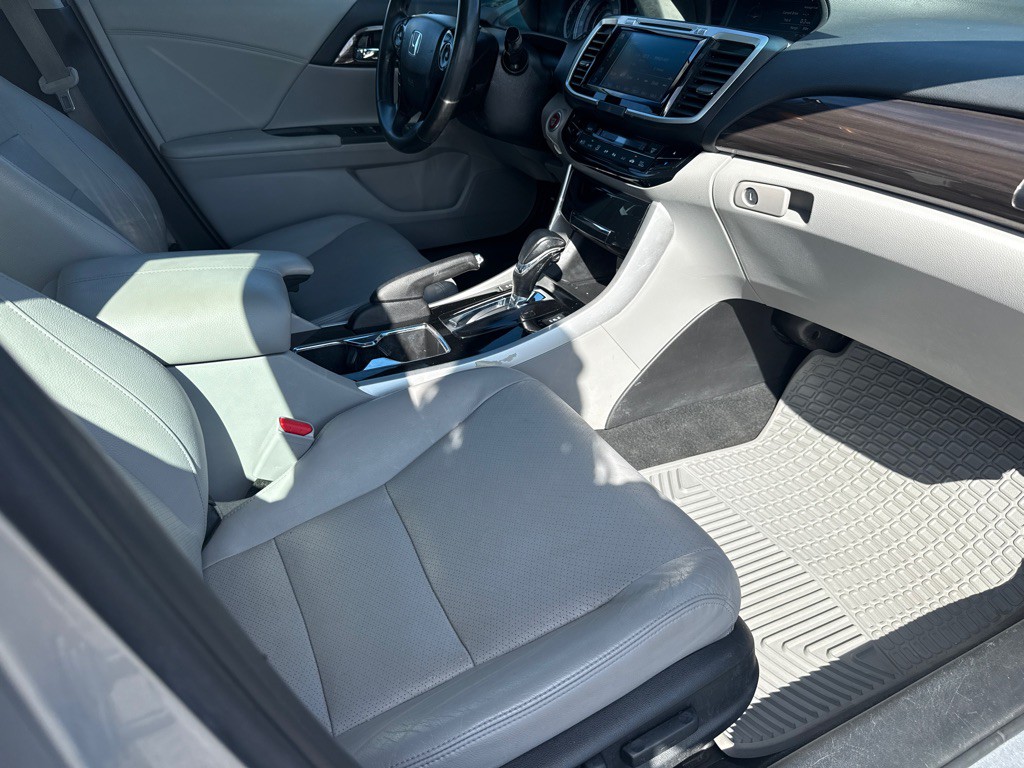 2016 Honda Accord Image 8