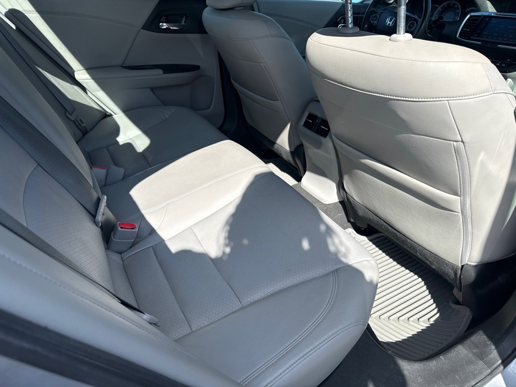 2016 Honda Accord Image 9