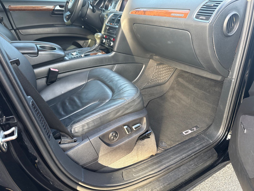 2015 Audi Q7 Image 8