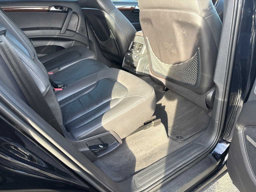 2015 Audi Q7 Image 9
