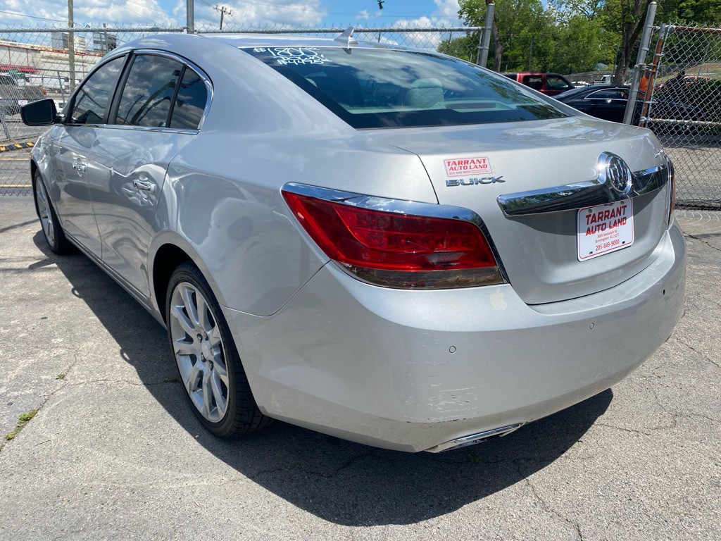 2011 Buick Lacrosse Image 2