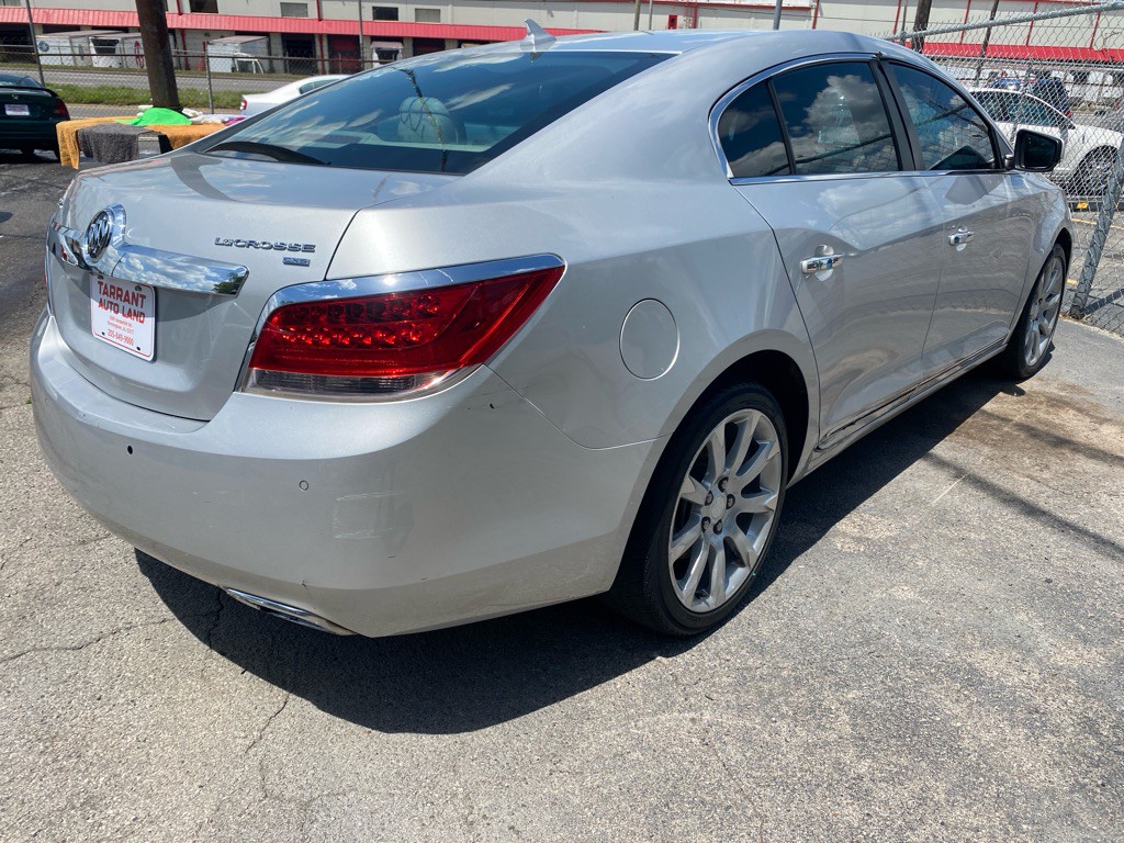 2011 Buick Lacrosse Image 3