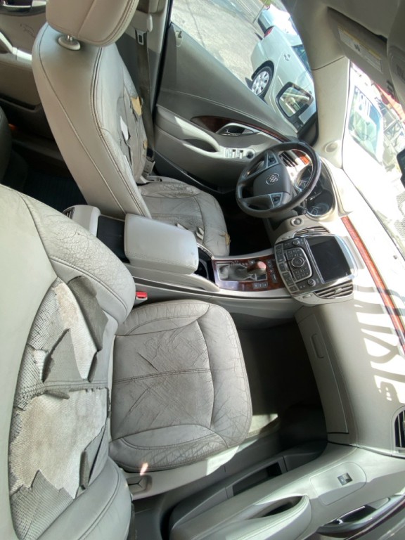 2011 Buick Lacrosse Image 5