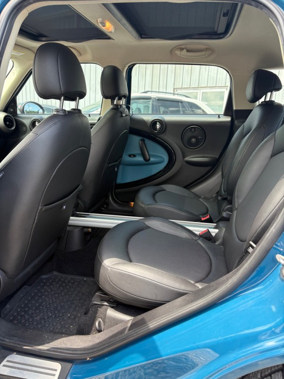 2012 MINI Countryman Image 8